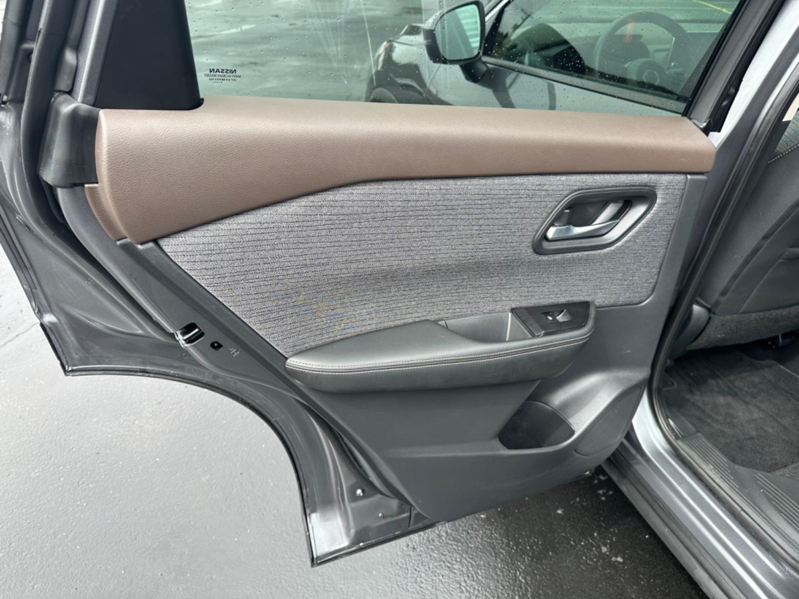 2021 Gray Nissan Rogue sv (5N1AT3BB6MC) with an 4 engine, automatic transmission, located at 8464 Route 219, Brockway, PA, 15824, (814) 265-1330, 41.226871, -78.780518 - Super clean, well taken care of 2021 Nissan Rogue SV AWD with cloth interior, power/heated front seats, big screen radio with back up camera, factory alloys, and ONLY 42000 miles. - Photo #10